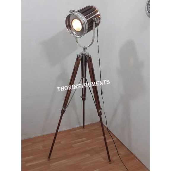 Retro Huge Design Wood Spot Light Brown Wood Floor Tripod Stand