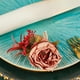 thumbnail image 5 of 2 servilleteros con rosas artificiales para San Valentín | Servilleteros de resina roja con flores artificiales | Decoración romántica de mesa de boda de aleación | Accesorios para cenas de, 5 of 6