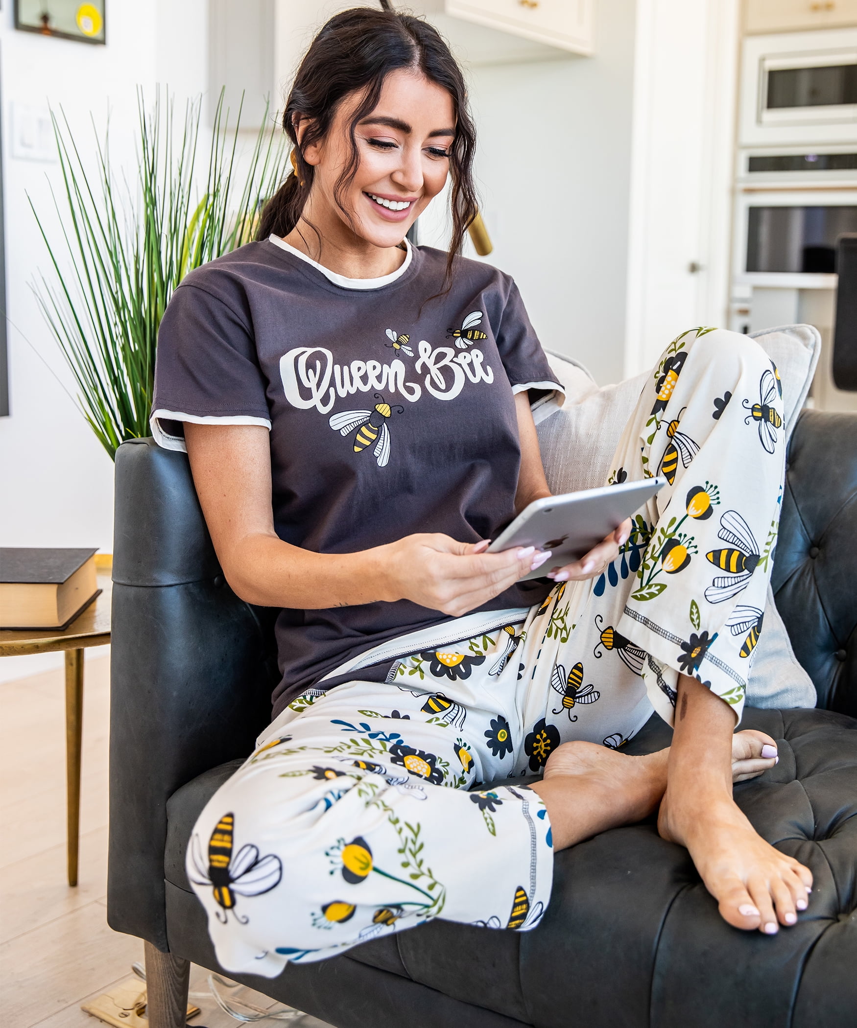 Queen bee pyjamas hotsell