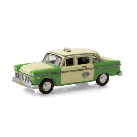 Chicago, Illinois 1982 Checker Taxi, Yellow /Green - Greenlight 30208/48 - 1/64 scale Diecast Model Toy Car