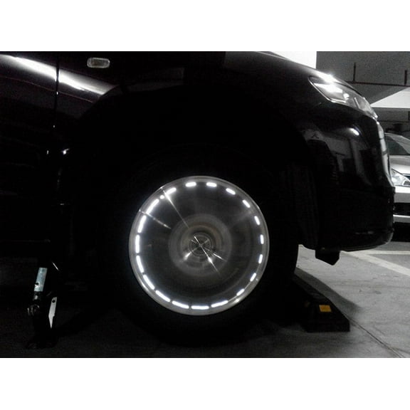 Solar Powered LED Automotive Wheel Lights Energy Efficient Tire Hub Decorative System for Cars