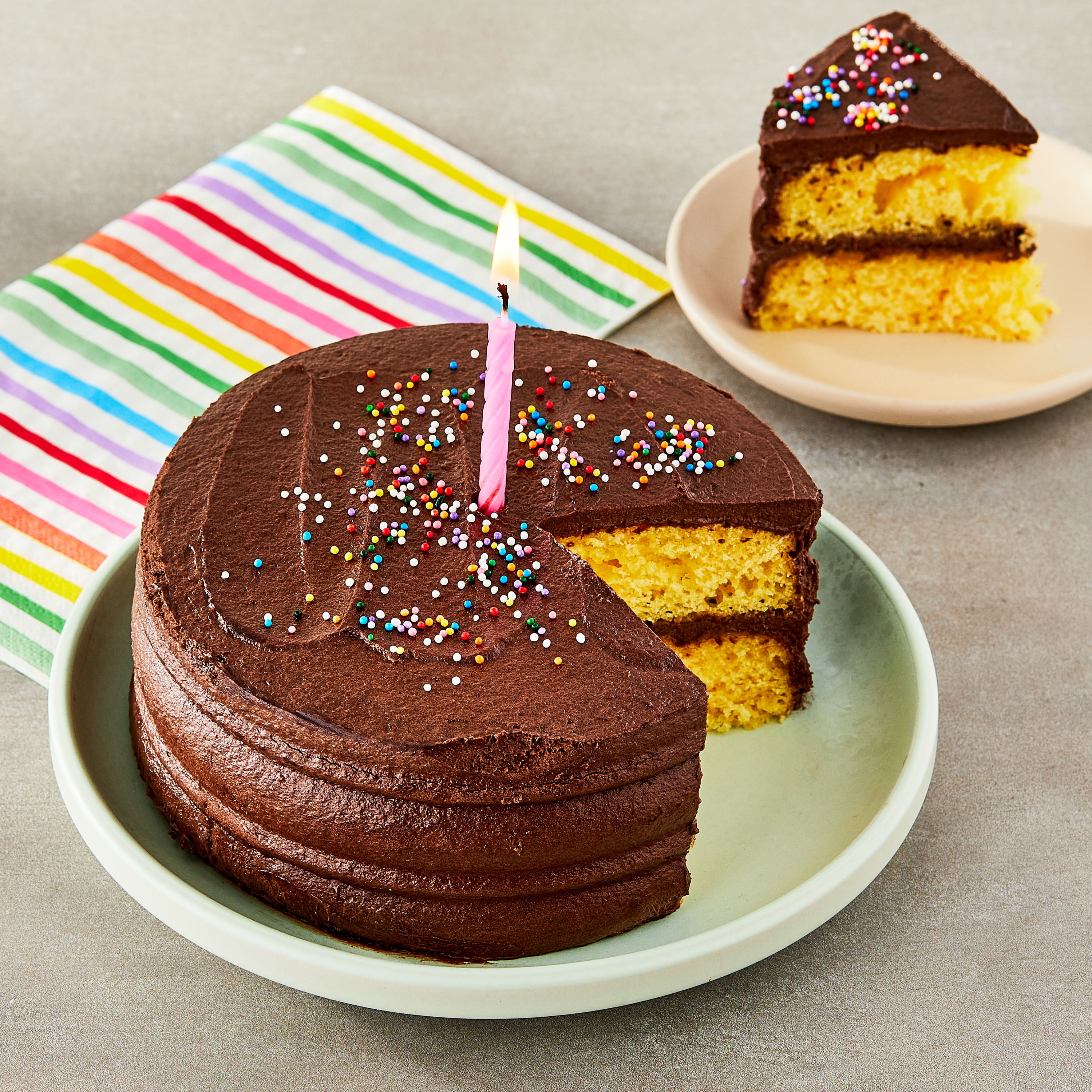Freshness Guaranteed 5-Inch Classic Yellow Cake, 15.9 oz (Refrigerated)