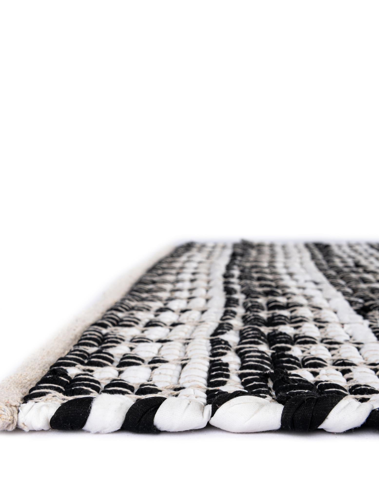 Unique Loom Chindi Jute Collection Area Rug (2' 2" x 6' 1" Runner Black and White)