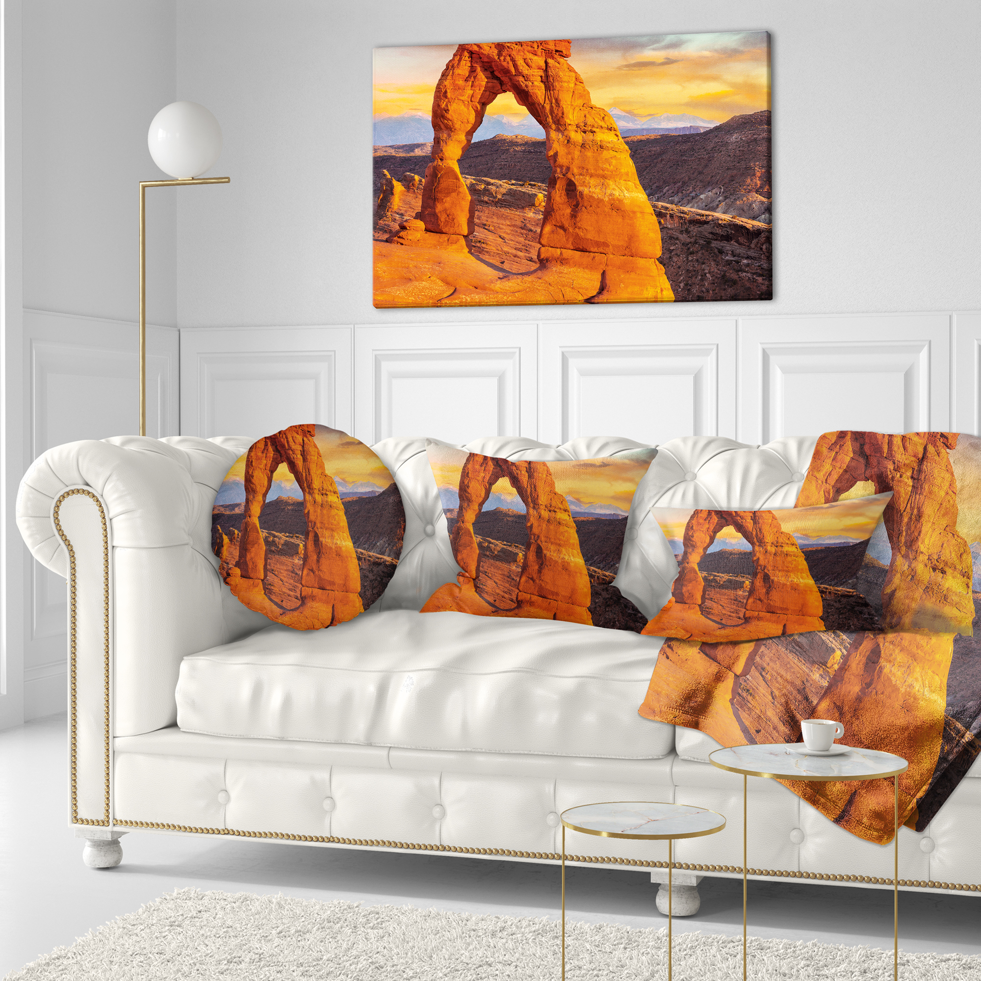 Designart Delicate Arch in Arches Park - Landscape Photo Throw Pillow - 12x20