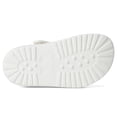 thumbnail image 3 of Sandalia Crocs Kids Clásica Fisherman Resistente al Agua Blanca, 3 of 7