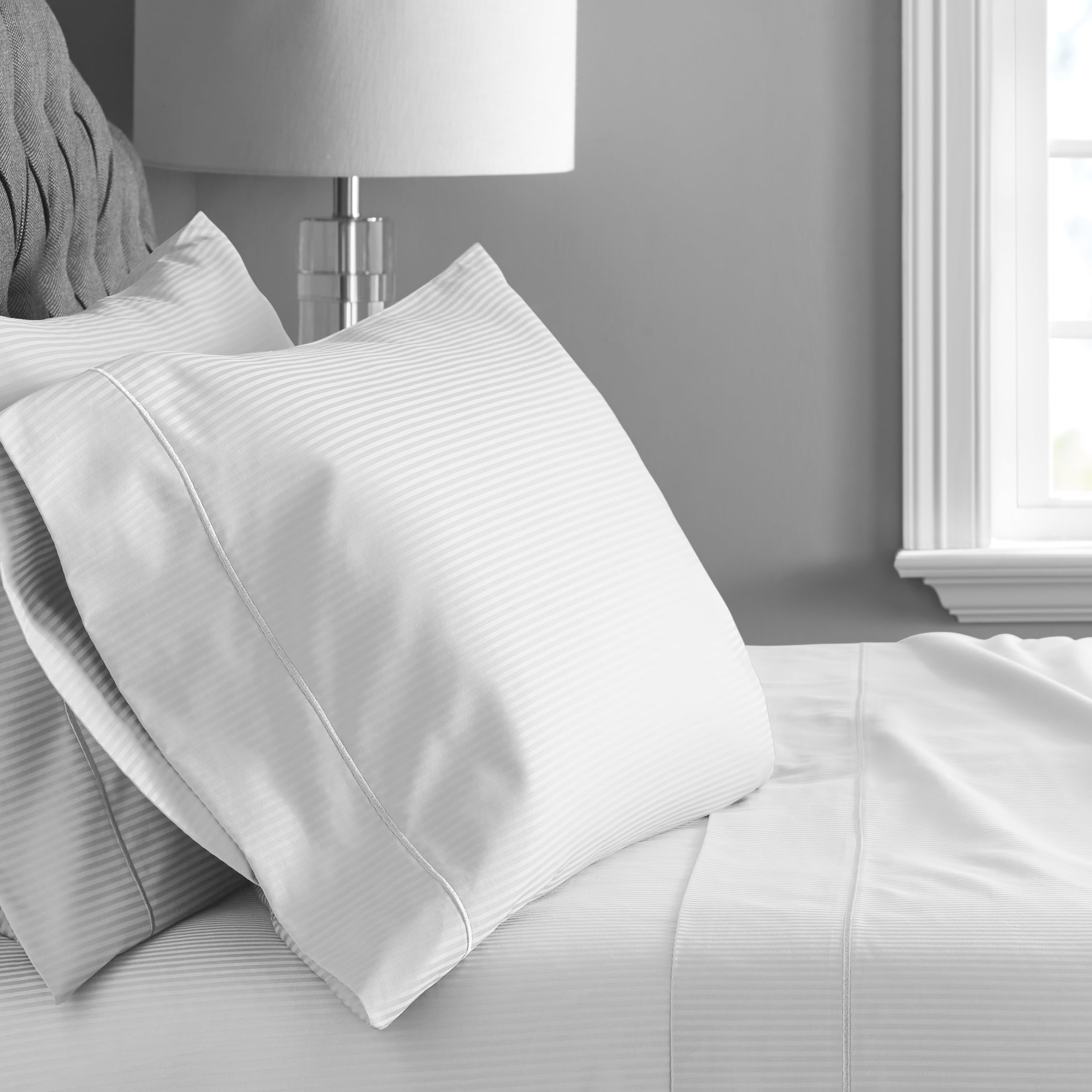 Hotel Style 600 TC set of KING pillow cases 100% Cotton Sateen Weave Cream 