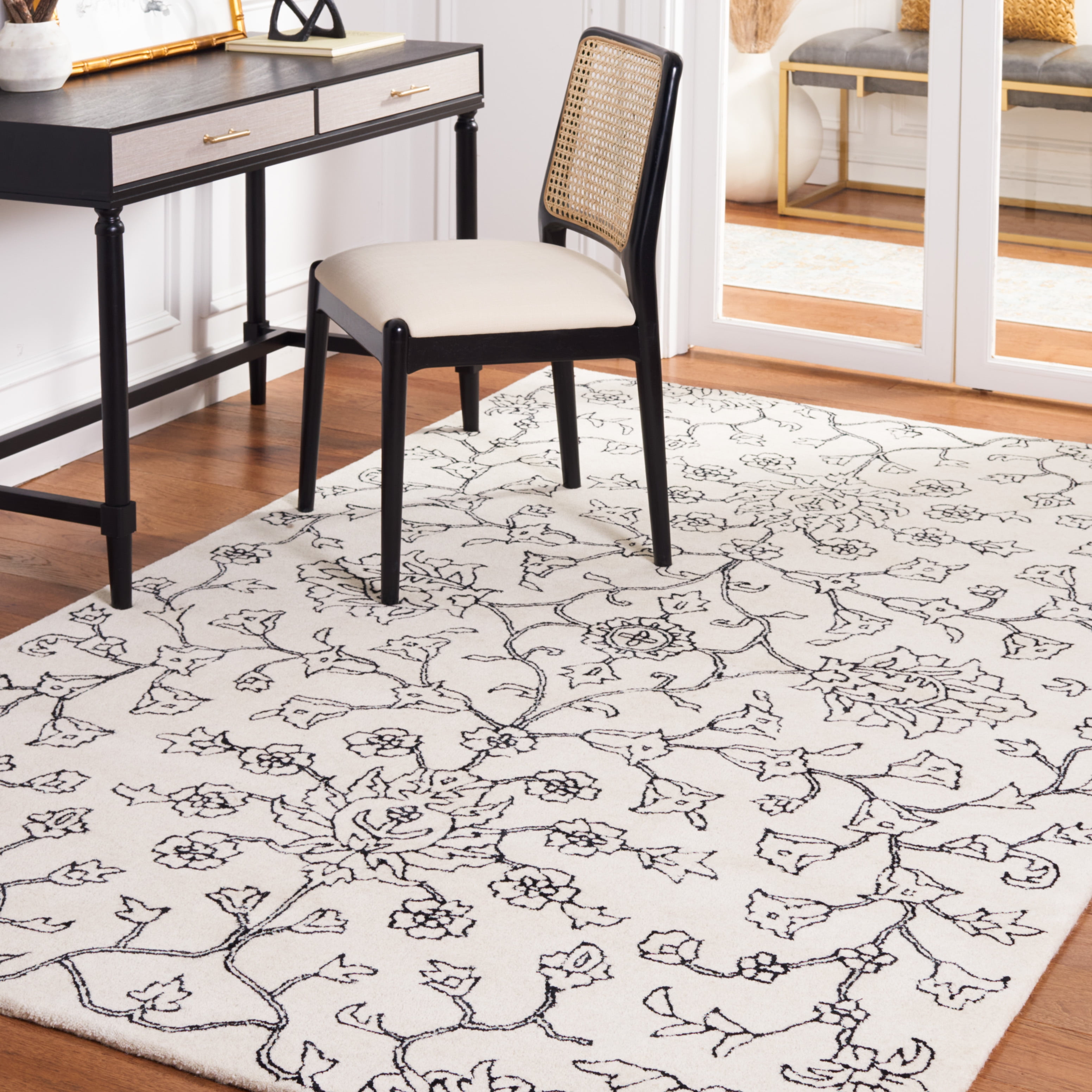SAFAVIEH Jardin Blair Floral Area Rug, Ivory/Black, 6' x 6' Square