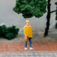 thumbnail image 1 of Figuras de personas en miniatura 1:64, figuritas de personas, adorno de mesa de arena pintado a mano para paisaje, casa de muñecas, decoración Diorama Hugo  figura en miniatura, 1 of 10