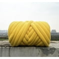 thumbnail image 1 of Granjero Gordo Hilo de punto grueso de terciopelo de 500 g, hilo grueso de tubo gigante súper suave, hilo de crochet esponjoso hecho a mano para bricolaje, amarillo, 1 of 4