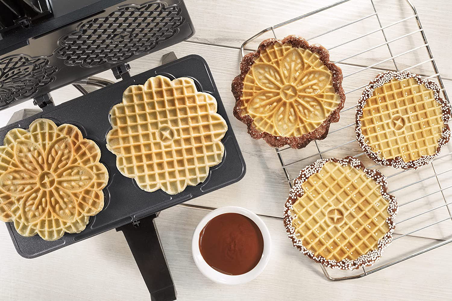 FineMade Pizzelle Maker with Non-Stick Coating, Electric Pizzelle Cookie  Baker Press with Snowflake Pattern, Make Two 4 Inch Traditional Italian