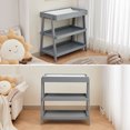 thumbnail image 1 of Mesa cambiador portátil de madera para bebé - Almohadilla impermeable - 2 estantes de almacenamiento - Diseño moderno para habitación infantil - Color gris, 1 of 7