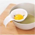 thumbnail image 1 of Cocina plástico huevo yema clara separador huevo divisor novedad Gadgets herramientas de cocina (blanco) (1pc) Kuyhfg Bienvenido a Kuyhfg, 1 of 5