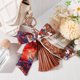 thumbnail image 4 of 2 llaveros con borlas de seda Sienna con lazo para bolso, llavero decorativo para mujer y niña., 4 of 9
