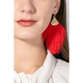 thumbnail image 3 of UN IMPRESCINDIBLE DE LA MODA: haga una declaración con nuestros elegantes aretes de plumas con flecos., 3 of 5