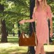 thumbnail image 1 of Bolso de hombro Fernando elegante para mujer marrón 26 cm x 21 cm x 8 cm, 1 of 8
