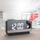 thumbnail image 4 of Despertador de proyección en el techo,Reloj digital LED para dormitorio,Cargador USB,Proyector de 180°,12/24H,DST,Despertador eléctrico ruidoso para niños,Adultos,Ancianos, 4 of 5