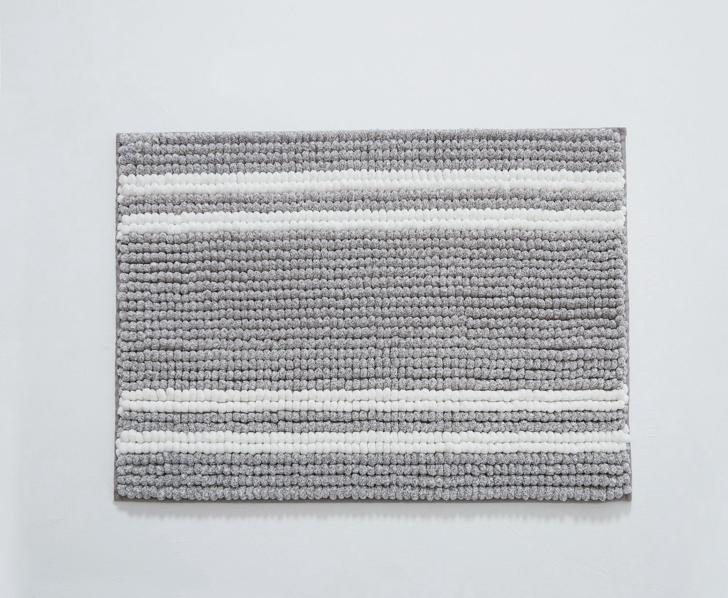 Chaps Luxury Bath Rug - Plush Comfort for Stylish Bathrooms, Grey, 17" x 24"