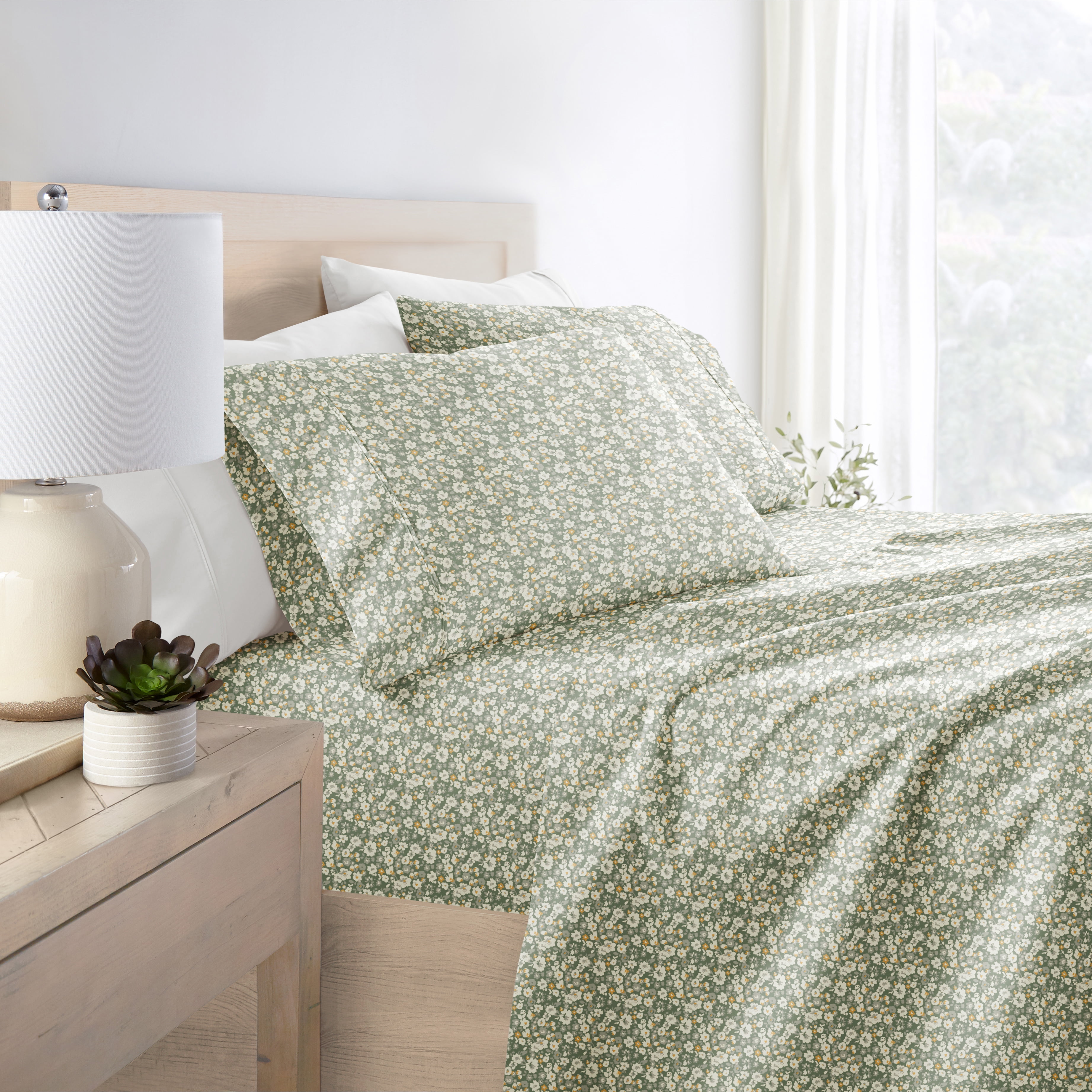 Noble Linens 4 Piece Pattern Microfiber Bed Sheets Set, Floral Dream Eucalyptus, Cal King