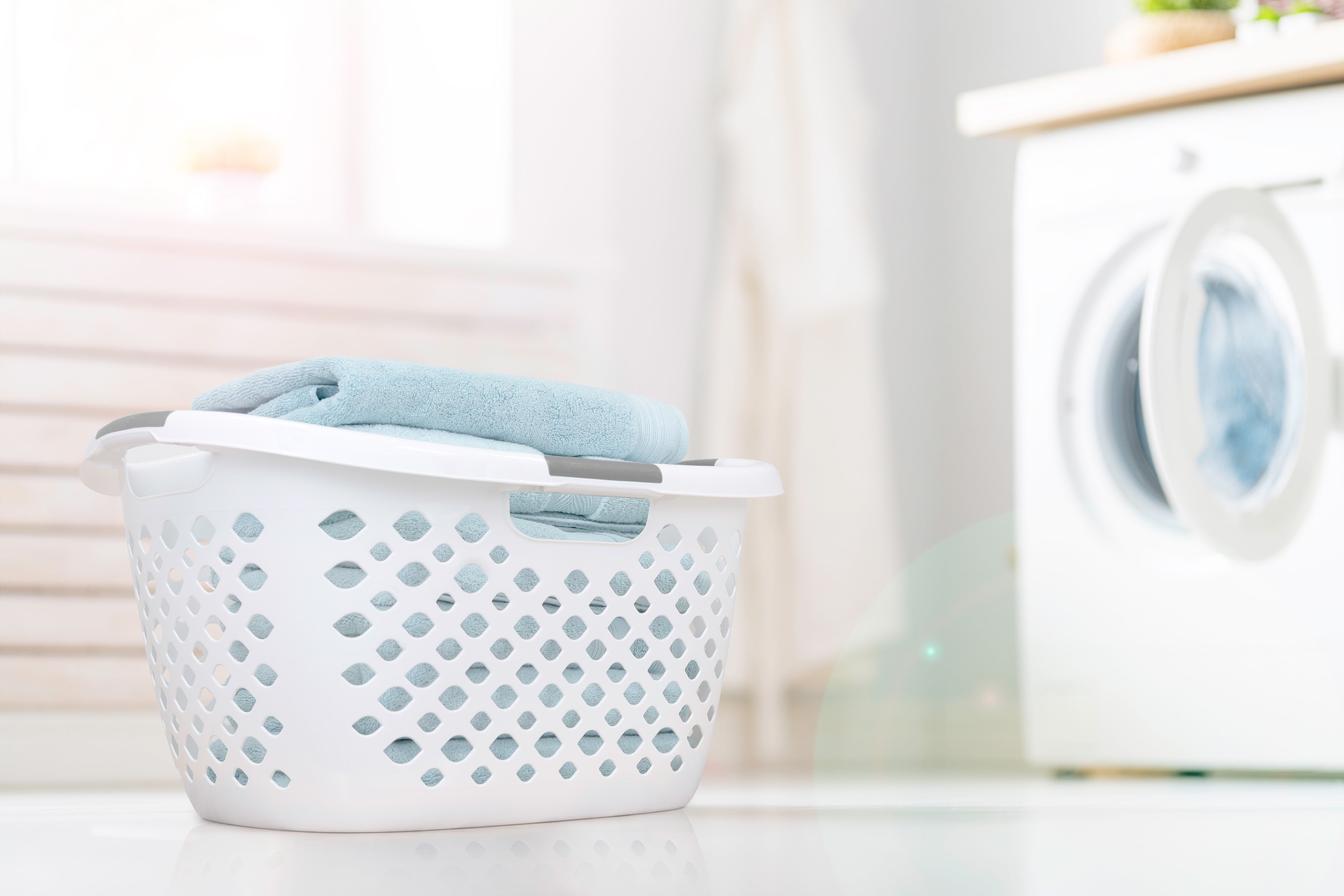 Home Logic 1.8 Bushel Hip Grip Plastic Laundry Basket, White