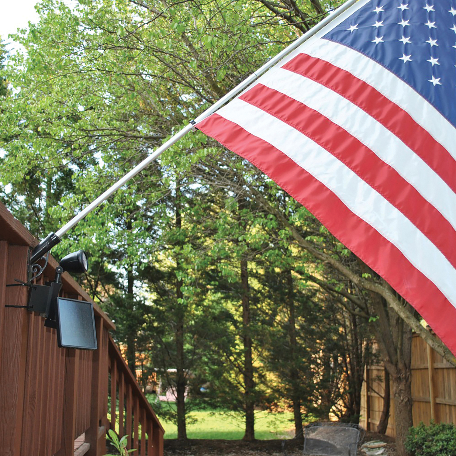 MAXSA Innovations Solar LED Flag Light
