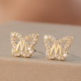 thumbnail image 1 of Pendientes sencillos con inicial A y un dulce encanto, pendientes de mariposa con circonitas con incrustaciones de cobre y pendientes explosivos, 1 of 6