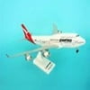 Daron Skymarks Qantas 747-400 with Gear New Livery Model Kit (1/200 Scale)