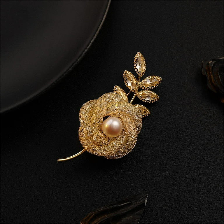 clberni Elegant Pearl Flower Designer Brooch Pins Broches Costume Jewelry for Women Fashion Christmas Gift, Women's, Size: 2.05 x 1.93, Gold