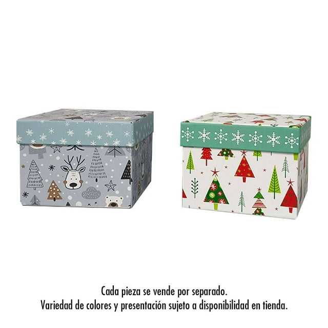 caja de regalo holiday time 12x12x9 cm varios modelos 1 pieza Caja de regalo Holiday Time 12x12x9 cm, vista frontal de dos modelos: modelo gris con estampado de renos, copos de nieve y árboles y tapa azul con copos blancos; modelo blanco con árboles de Navidad verdes y rojos y tapa verde con copos de nieve; adecuada para regalos pequeños o para organizar accesorios.