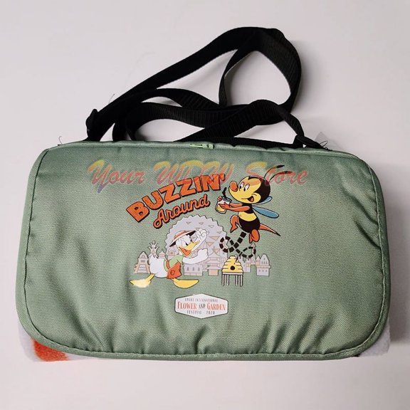 Disney Spike The Bee Epcot Flower & Garden Festival 2020 Picnic Blanket & Mat