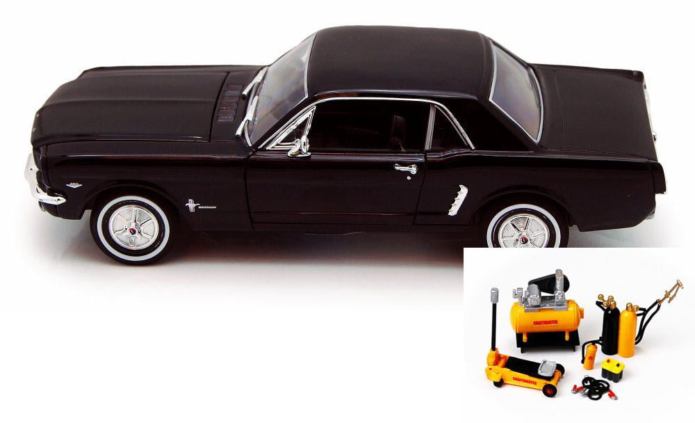 Ford Mustang 1964 Coupe 1:24 Scale Welly Very Detailed Diecast Model Car 22451 