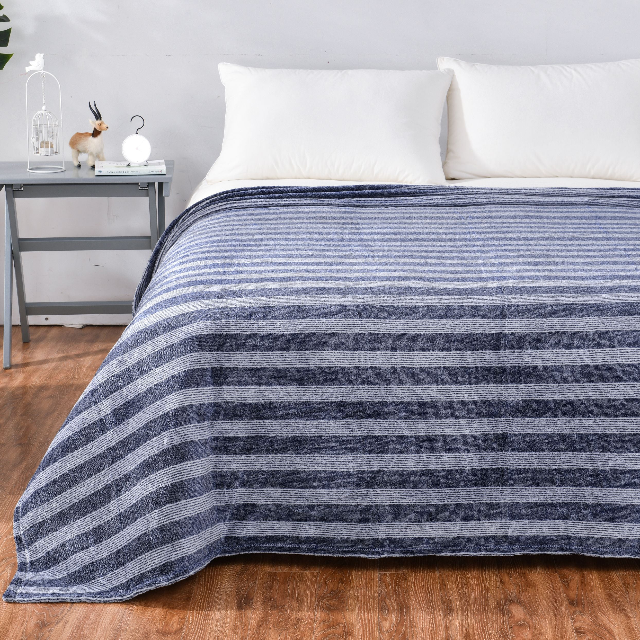 Mainstays Stripe Plush Blanket, Blue, Full/Queen