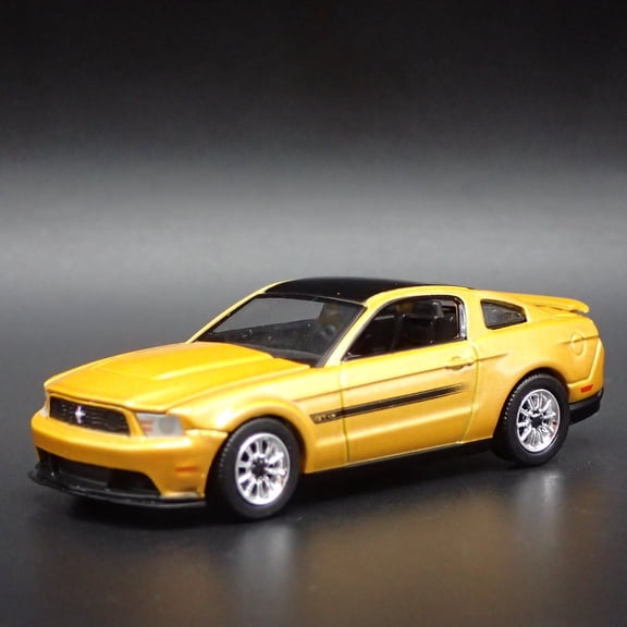 Open Box 2012 12 FORD MUSTANG GT/CS 1/64 SCALE COLLECTIBLE DIORAMA DIECAST MODEL CAR