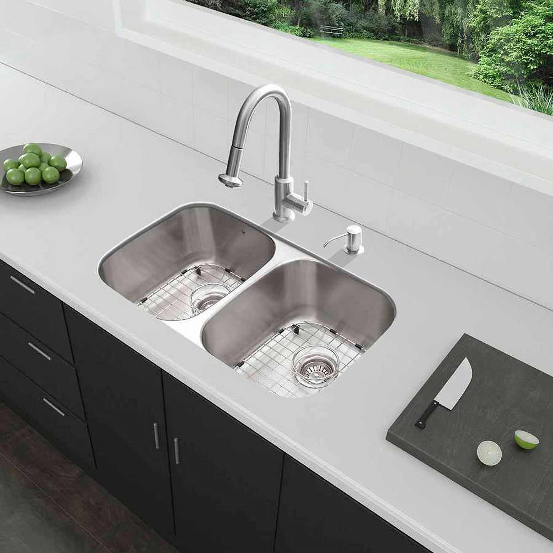 VIGO Hampton 32 Stainless Steel Single Bowl Workstation Undermount Kitchen  Sink with Matte Black Faucet and Accessories VG151039 - The Home Depot