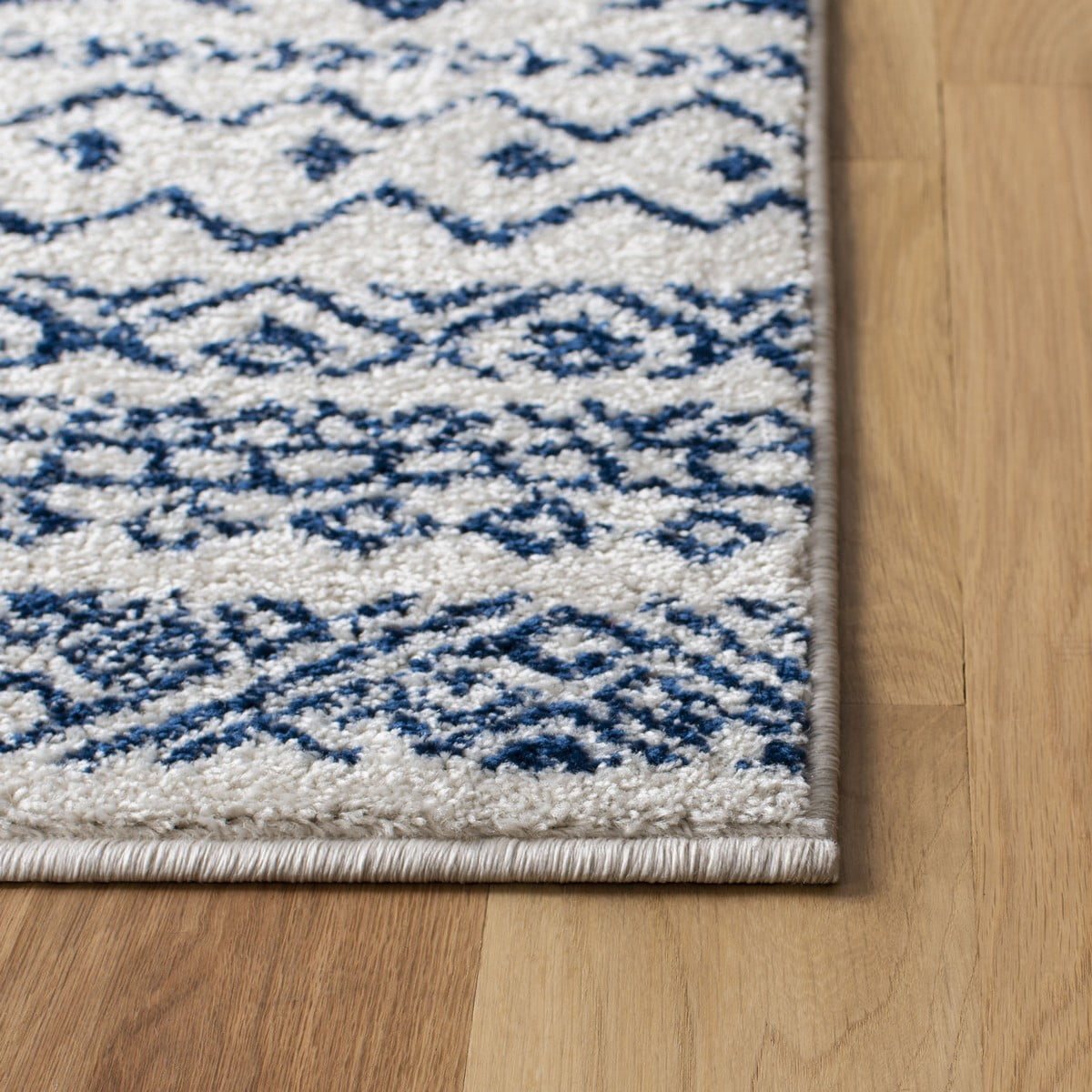 SAFAVIEH Tulum Merletta Moroccan Geometric Area Rug, 12' x 15', Ivory/Navy