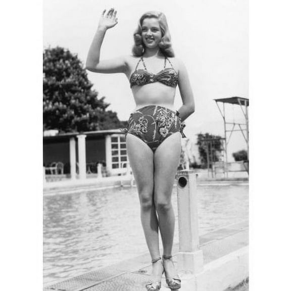 Diana Dors - Bikini full length pinup Photo Print (8 x 10)