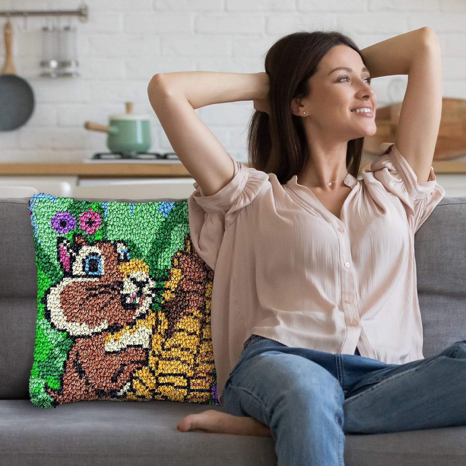 Latch Hook Kits for Adults Beginners DIY Animal Pillowcase Crafts Cover Case Latch Hook Rug Kits with Squirrel Canvas Crochet Yarn Kits Needlework Crafts 17'' X 17'' (Squirrel)