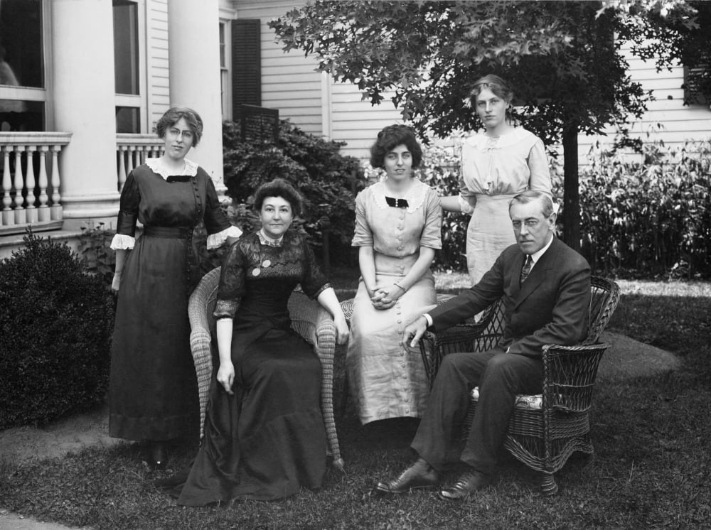 Woodrow And Ellen Wilson With Their Three Daughters History (24 x 18