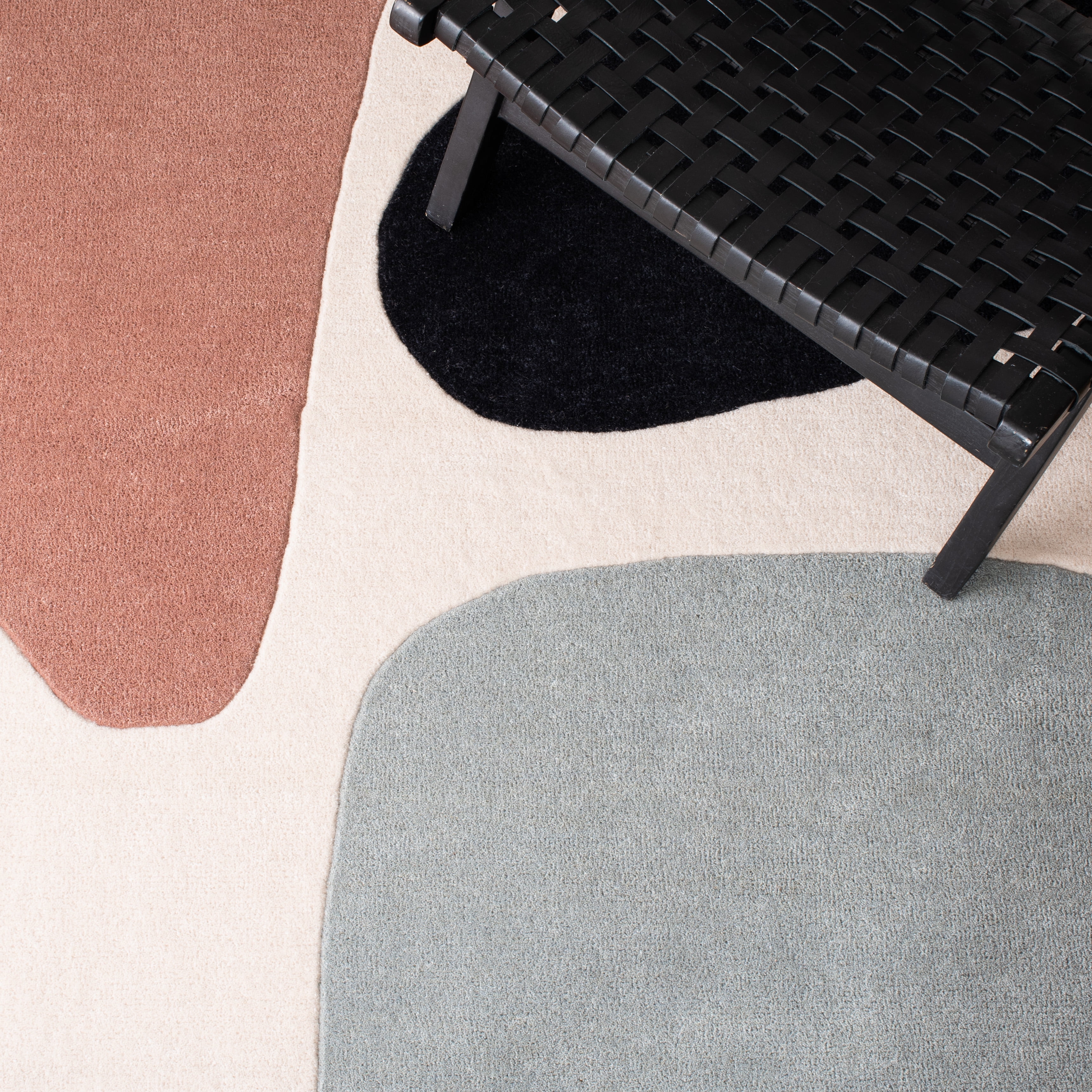 SAFAVIEH Fifth Avenue Deandre Abstract Runner Rug, Beige/Black, 2'3" x 8'