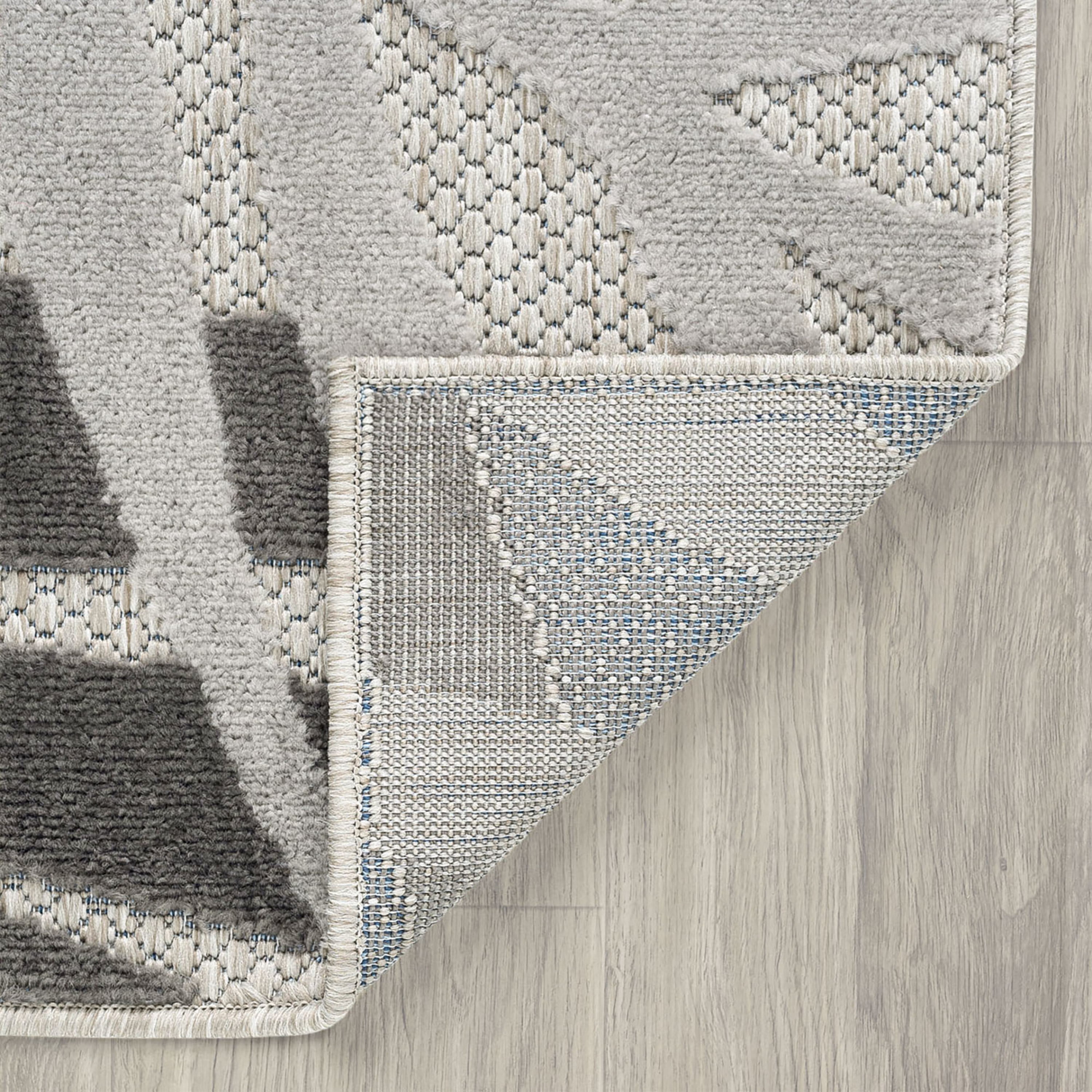 Oasis Modern Floral Gray and Beige Polypropylene Indoor Outdoor Area Rug, 5'x5' Round