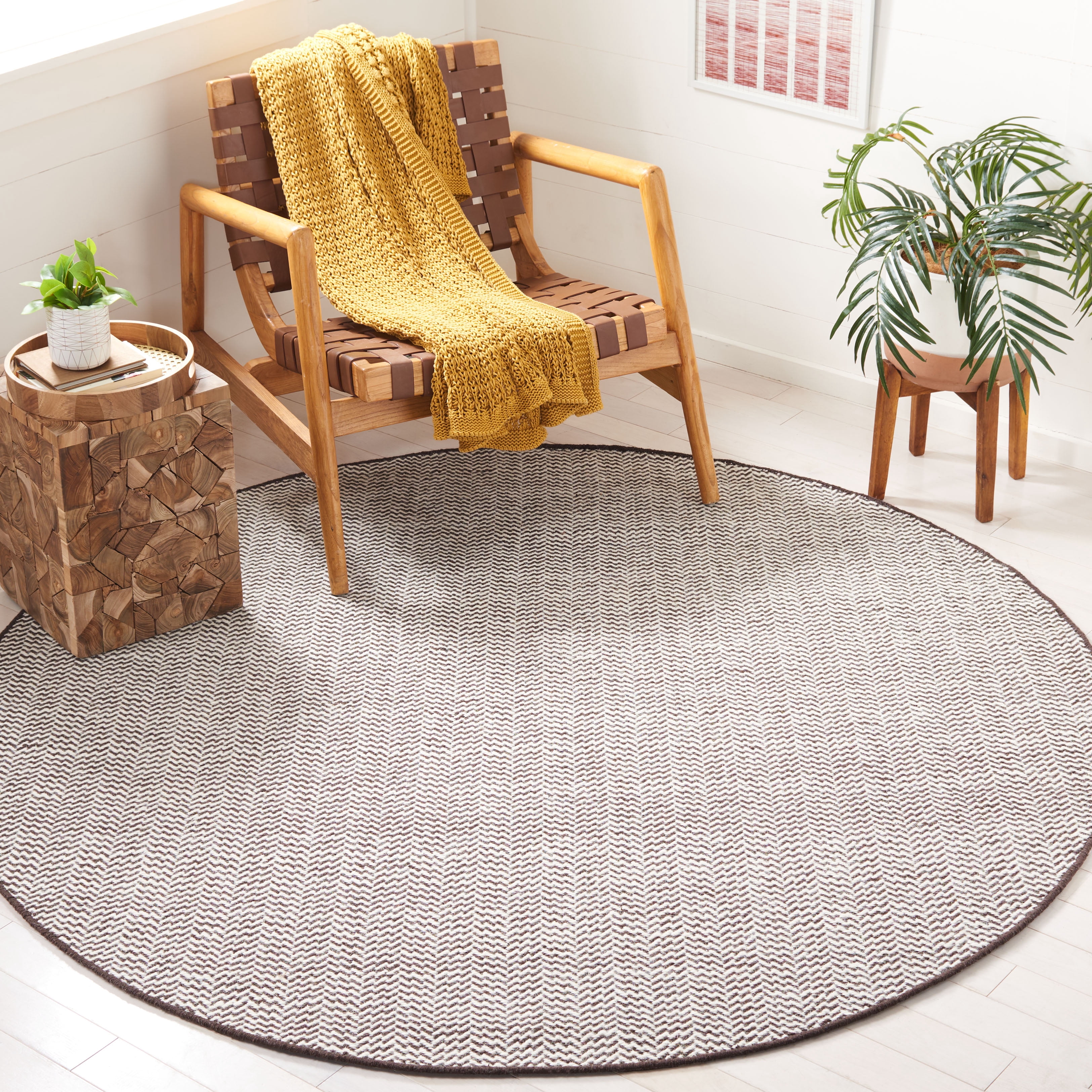 SAFAVIEH Vermont Zavia Chevron Area Rug, Brown/Ivory, 6' x 6' Round