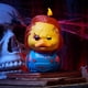 thumbnail image 3 of Tubbz Figura de pato de goma de vinilo coleccionable Scarred Chucky edición en caja - Mercancía oficial de Chucky - Películas de televisión y videojuegos, 3 of 5