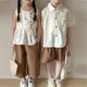 thumbnail image 4 of Conjunto de manga corta de verano para niños, camisa de algodón, traje para niñas, Top sin mangas y pantalones recortados, ropa para hermanos, 2 uds., 4 of 6
