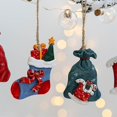 thumbnail image 2 of Colgante pequeño de resina navideña Colgante pequeño de resina navideña Paquete de regalo de calcetín navideño Colgante de casa Colgante navideño Navidad (mutilcolor)(, 2 of 3