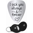 thumbnail image 1 of Púas de guitarra de acero inoxidable grabadas "I Pick You Always and Forever" con funda de cuero para llavero., 1 of 9