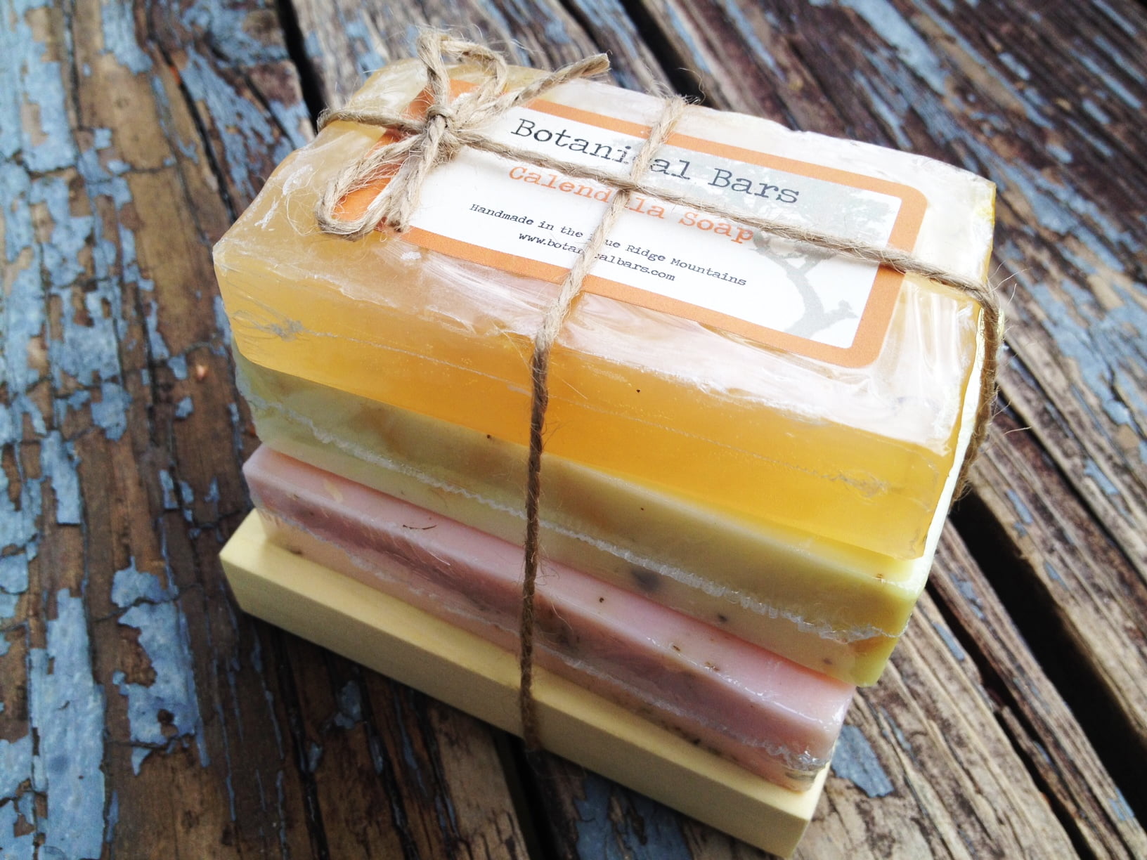 Soap Gift Set 3 Bars of Soap and Soap Dish Honeysuckle, Clover and