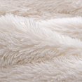 thumbnail image 2 of Couverture en Fausse Fourrure Douce et Pelucheuse à Poils Longs pour Lit, Longue Fourrure Solide, Réversible, Chaude, Confortable et Luxueuse, Couverture Moelleuse pour Canapé, Canapé comme Cadeau de Décoration d'Intérieur (Blanc, 127 X 152,4 Cm), 2 of 5