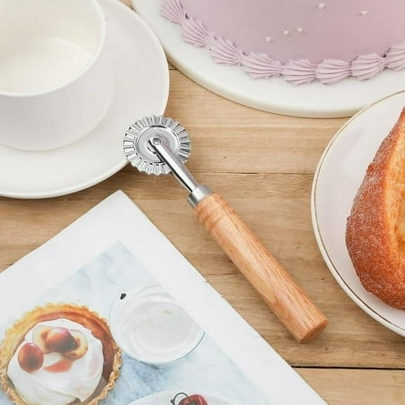 Wooden Handle Pastry and Pasta Cutter Wheel - Fluted Ravioli Crimper for Pizza, Dumpling, and Noodle Dough Cutting at Home