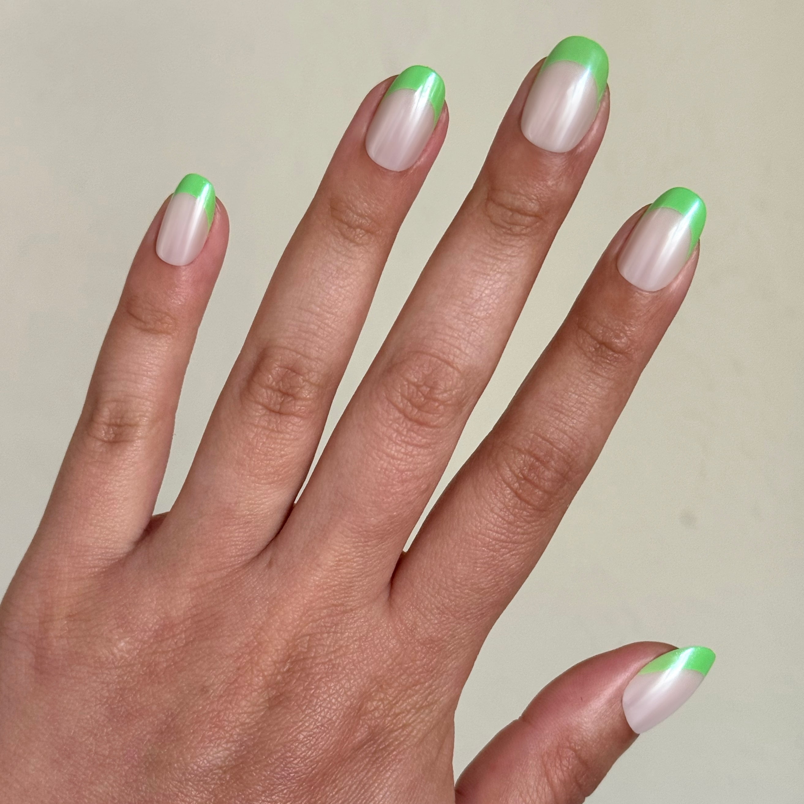 Olive & June Instant Mani Maximalist Short Round Press-On Nails, Lime Chrome French, 42 Pieces