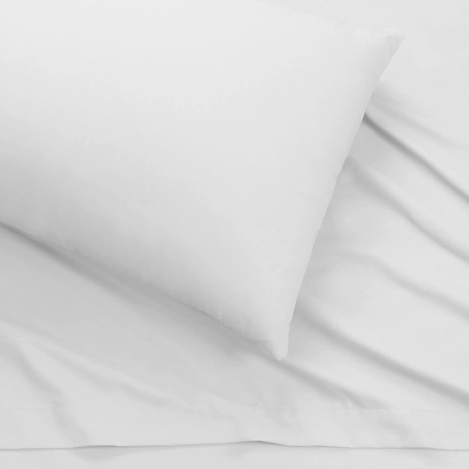 Martex 225 Thread Count Cotton Rich Bed Sheet Set – Soft Durable Wrinkle Resistant – 3-Piece Full – White