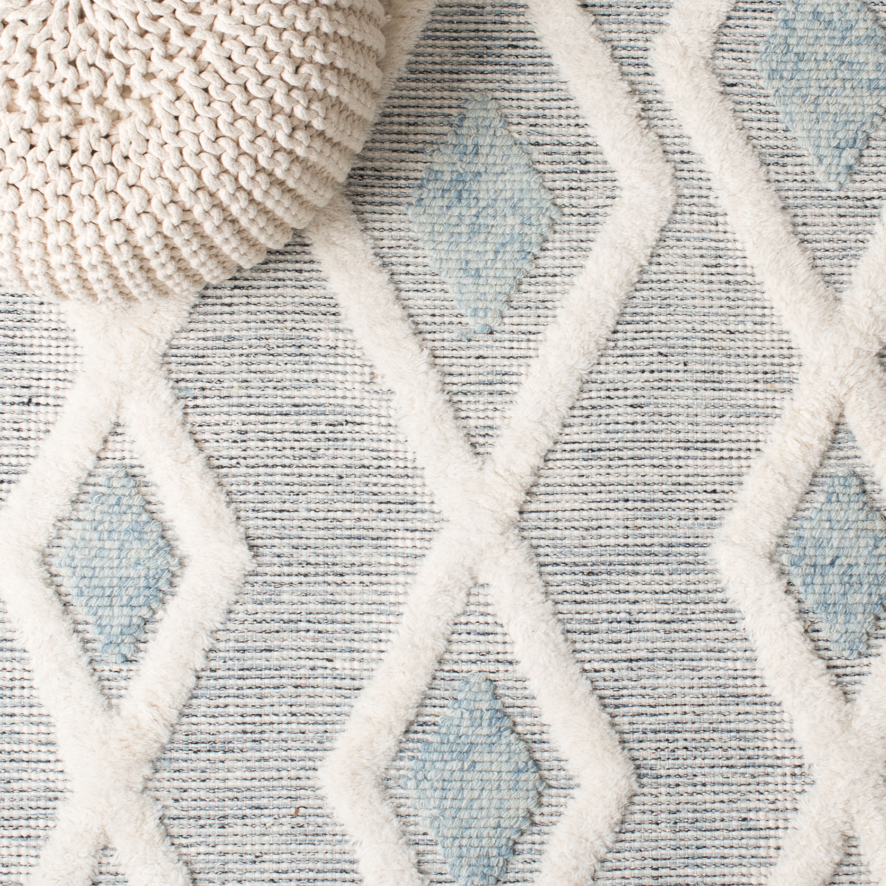 SAFAVIEH Vermont Yazmin Geometric Area Rug, Blue/Ivory, 6' x 6' Square